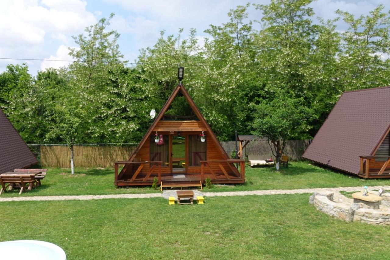 Casute In Copac & Case A Frame Порумбаку-де-Сус Экстерьер фото